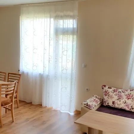 招待所 River House