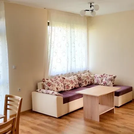 招待所 River House