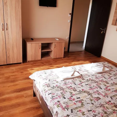 River House 招待所 3*