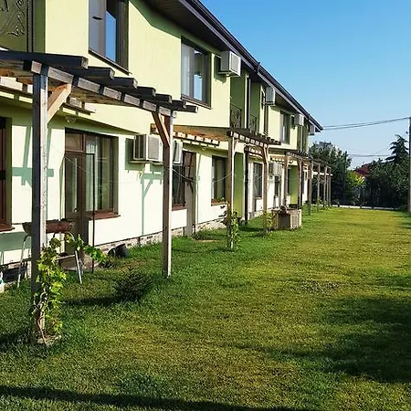 招待所 River House